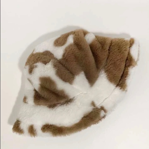 Cow print fuzzy bucket hat - Picture 2 of 2